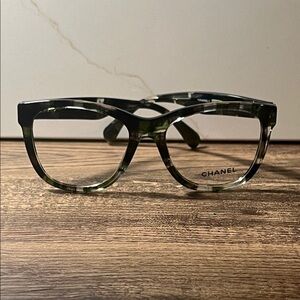 Authentic CHANEL Green Glasses 3360 c.1605